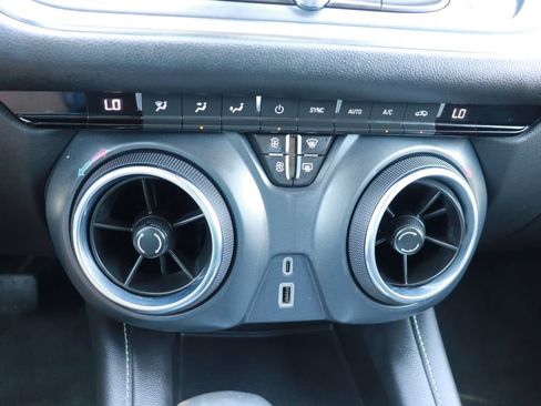 Used 2023 Chevrolet Blazer LT FWD image 16