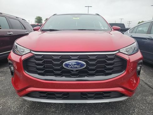 Used 2023 Ford Escape ST-Line Select w/ Tech Pack #2 AWD/4WD image 2