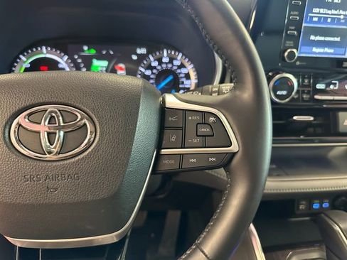 Used 2022 Toyota Highlander Limited FWD image 21