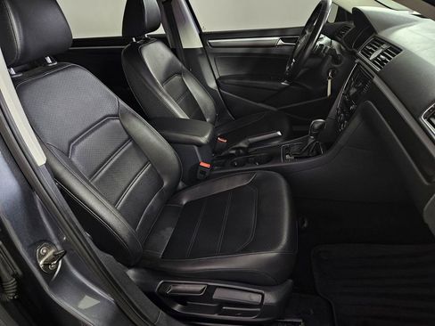 Used 2017 Volkswagen Passat 1.8T R-Line FWD image 28