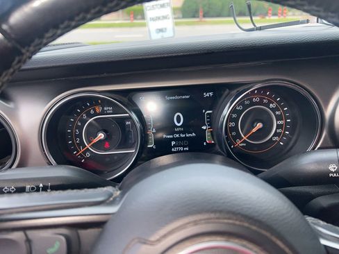 Used 2021 Jeep Gladiator Willys image 1