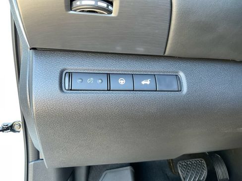 Used 2025 Nissan Pathfinder Rock Creek AWD/4WD image 18
