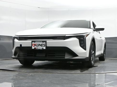 Used 2025 Kia K4 FWD image 44