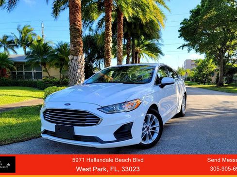 Used 2020 Ford Fusion SE image 1