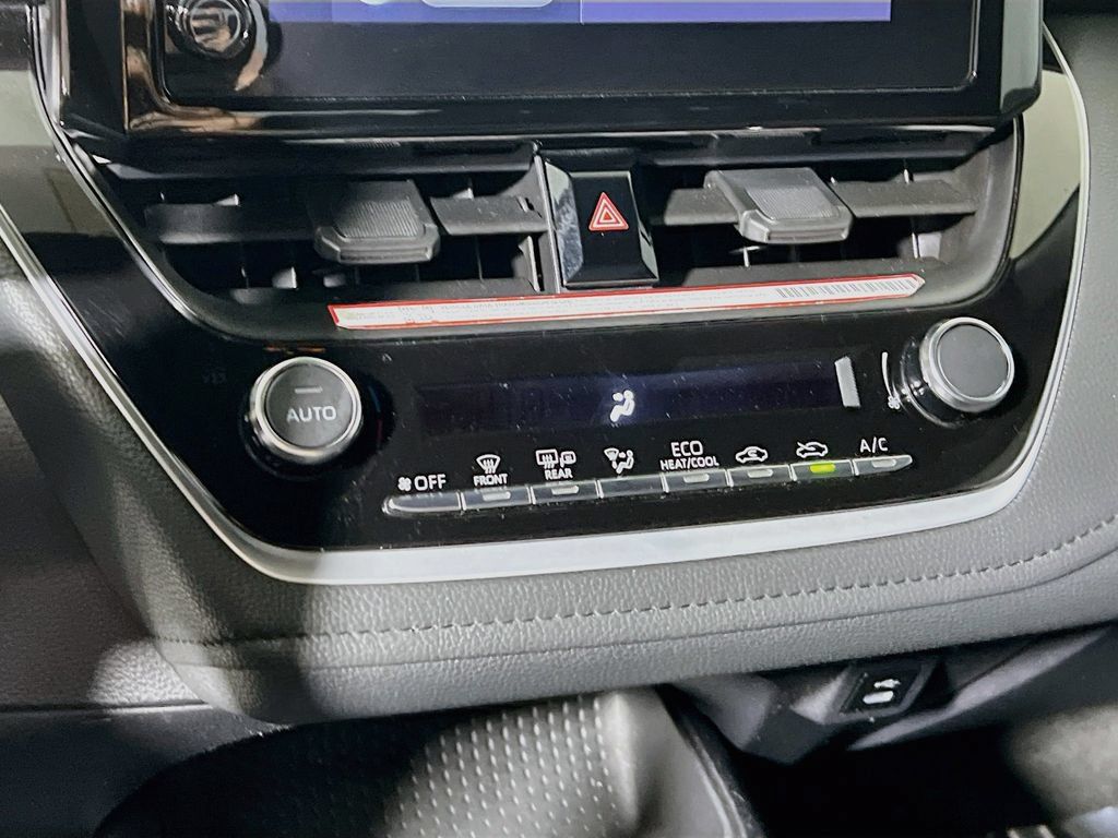 Certified 2025 Toyota Corolla SE FWD image 14