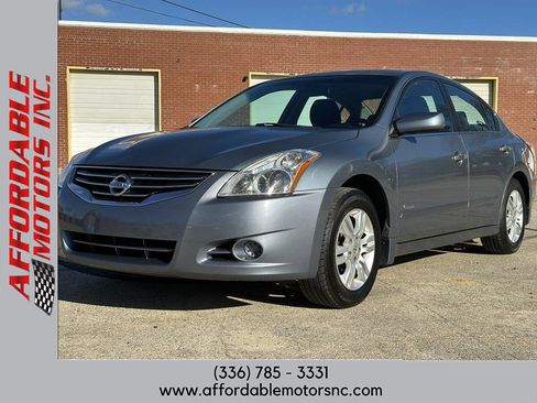 Used 2011 Nissan Altima HEV image 1