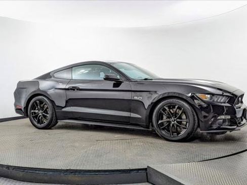 Used 2017 Ford Mustang GT image 11