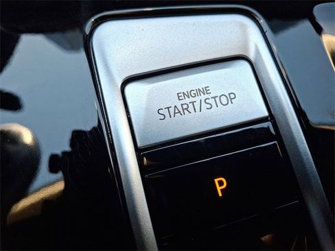 Used 2024 Volkswagen Atlas SEL Premium R-Line image 20