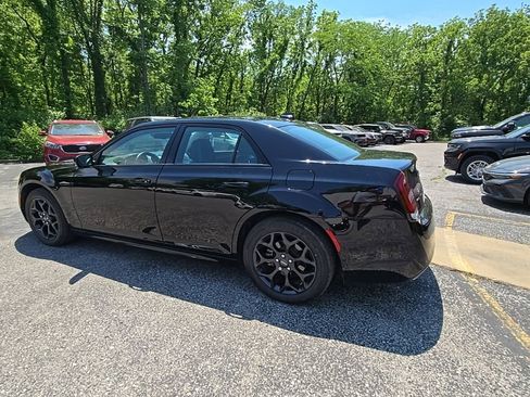 Used 2021 Chrysler 300 Touring L AWD/4WD image 4
