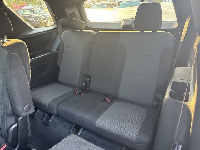 Used 2022 Chevrolet Traverse LT FWD image 25
