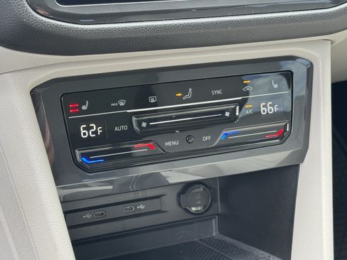 Certified 2023 Volkswagen Tiguan SE FWD image 25