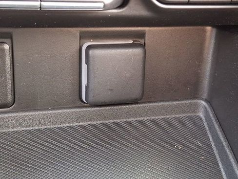 Used 2024 Chevrolet Suburban High Country image 29