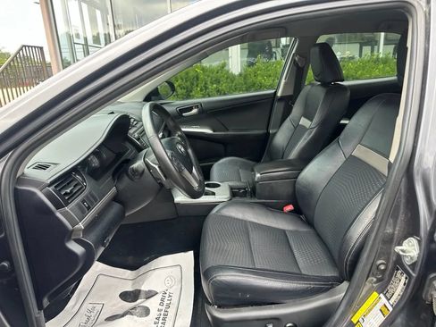 Used 2013 Toyota Camry SE FWD image 10
