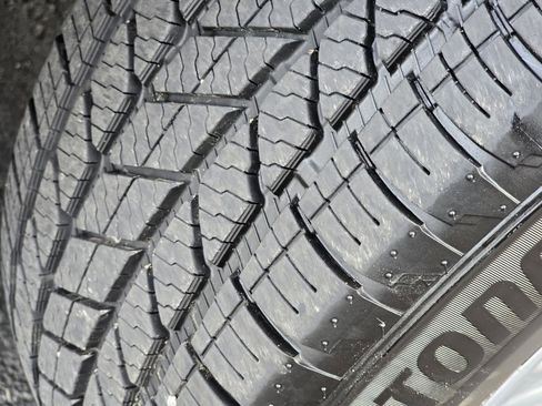 Used 2023 Toyota Highlander L image 24