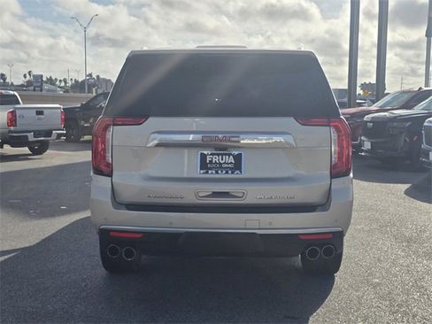 Used 2023 GMC Yukon XL Denali w/ Advanced Technology Package image 6