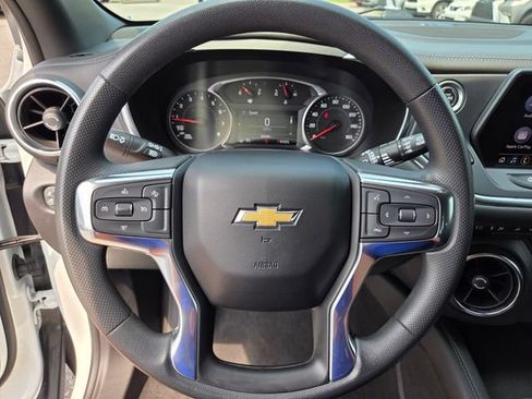 Used 2022 Chevrolet Blazer LT FWD image 25