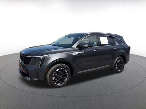 Used 2024 Kia Sorento S FWD image 6
