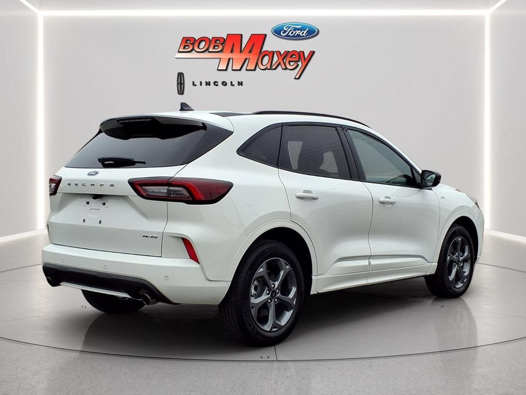 Used 2024 Ford Escape ST-Line w/ Tech Pack #1 AWD/4WD image 4