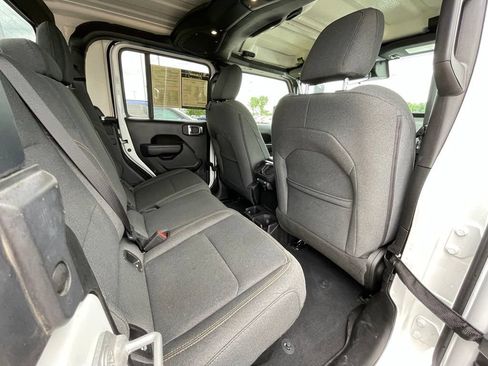 Used 2025 Jeep Gladiator Sport AWD/4WD image 25
