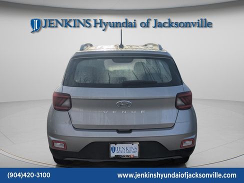 Certified 2024 Hyundai Venue SEL image 4