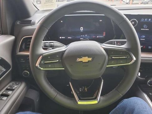 Used 2026 Chevrolet Suburban High Country image 5