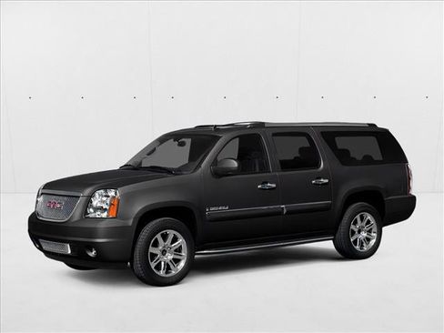 Used 2014 GMC Yukon XL Denali image 1