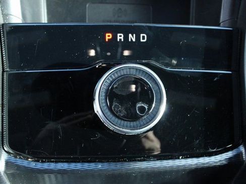 Used 2024 Jeep Grand Cherokee Laredo image 18