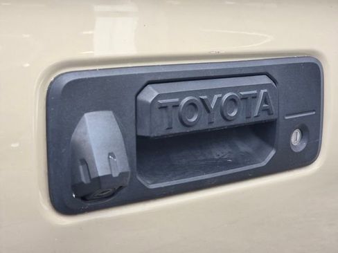 Used 2019 Toyota Tacoma TRD Sport RWD image 32