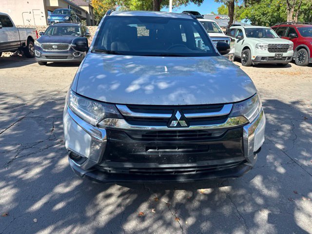 Used 2018 Mitsubishi Outlander ES AWD/4WD image 3