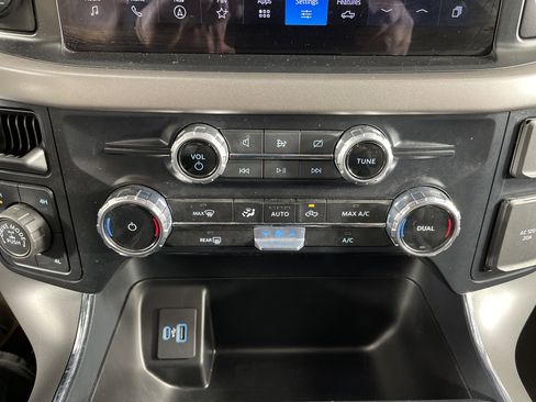 Used 2024 Ford F150 XLT w/ Mobile Office Package image 25