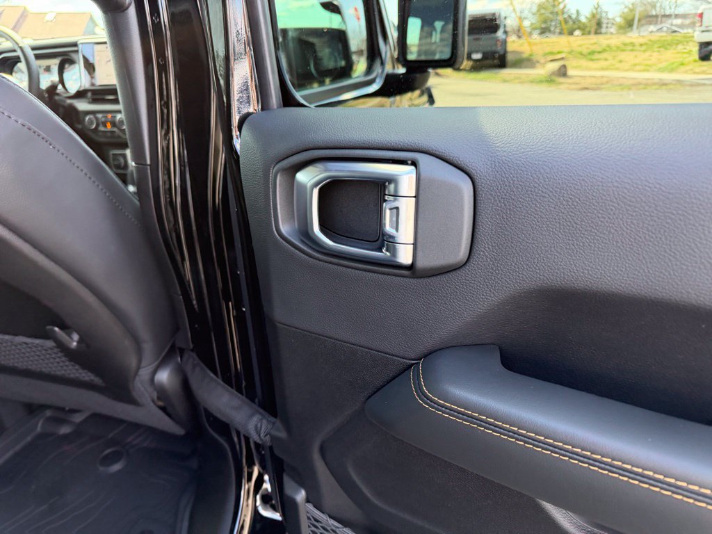 New 2026 Jeep Wrangler Unlimited Sahara AWD/4WD image 37
