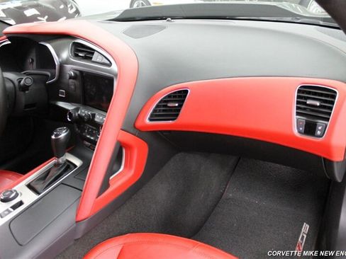 Used 2016 Chevrolet Corvette Z06 w/ 3LZ Preferred Equipment Group RWD image 32
