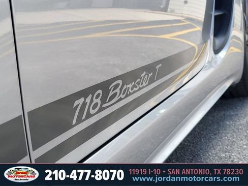 Used 2022 Porsche 718 Boxster RWD image 11