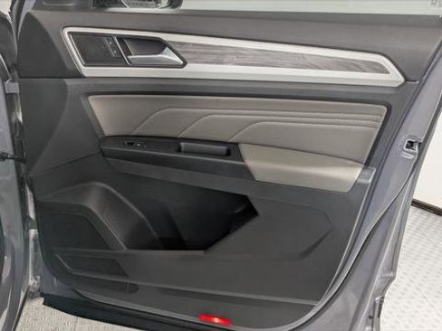 Used 2021 Volkswagen Atlas Cross Sport SE w/ Panoramic Sunroof Package image 23