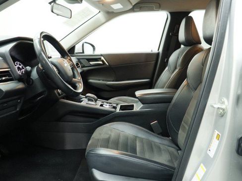 Used 2024 Mitsubishi Outlander SE FWD image 7