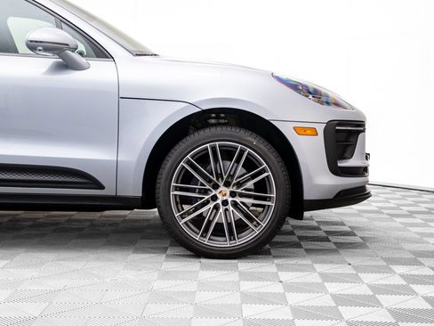 Certified 2026 Porsche Macan AWD/4WD image 36
