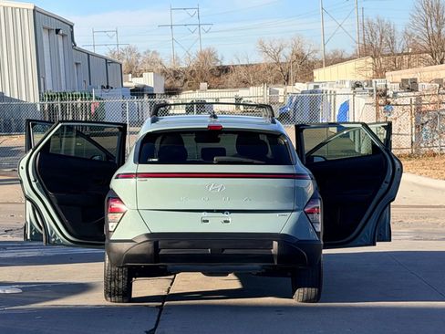 Used 2024 Hyundai Kona SEL w/ Convenience Package image 21