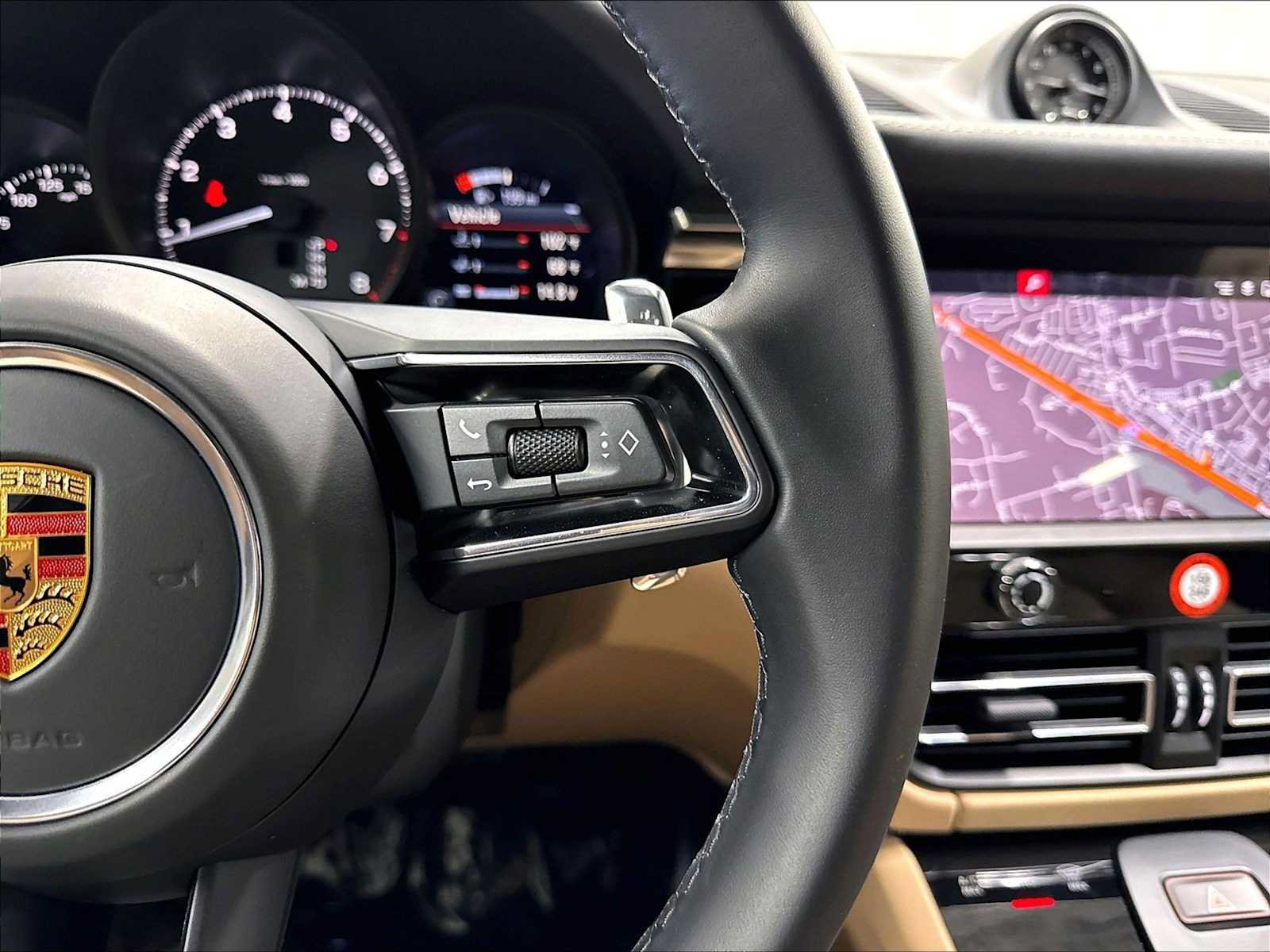 Used 2026 Porsche Macan AWD/4WD image 22
