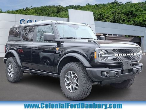 Certified 2025 Ford Bronco Badlands AWD/4WD image 1