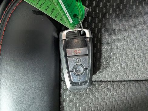 Used 2025 Ford Escape ST-Line AWD/4WD image 32
