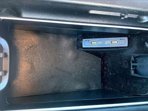 Used 2016 Mercedes-Benz E 250 Sedan w/ Premium Package image 36