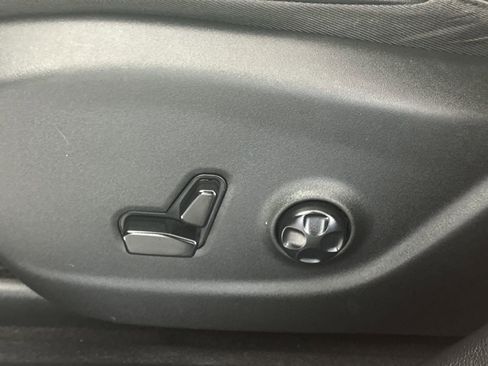 Used 2020 Jeep Cherokee Trailhawk w/ Cold Weather Group AWD/4WD image 16