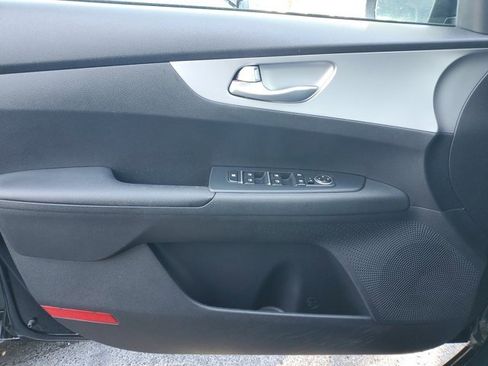 Used 2023 Kia Forte LXS image 12