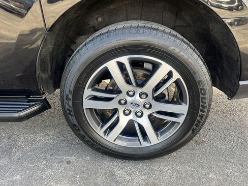 Used 2024 Ford Expedition Max Limited image 10