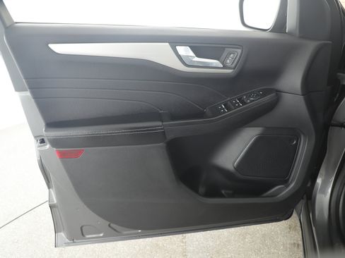 Used 2021 Ford Escape SEL image 8