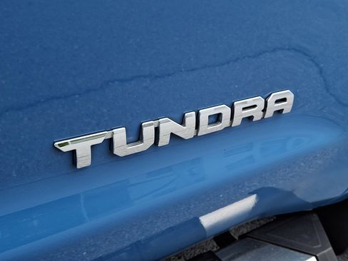 Used 2019 Toyota Tundra SR5 w/ SR5 Upgrade Package AWD/4WD image 29