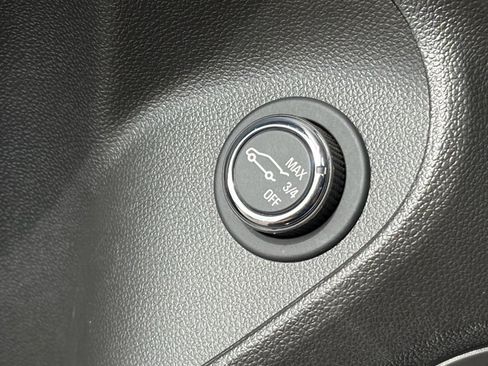 Used 2023 Buick Encore GX Essence w/ Experience Buick Package FWD image 25