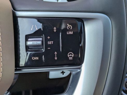 Used 2023 Land Rover Range Rover SE image 15