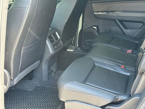 Used 2022 Volkswagen Atlas Cross Sport SE FWD image 21