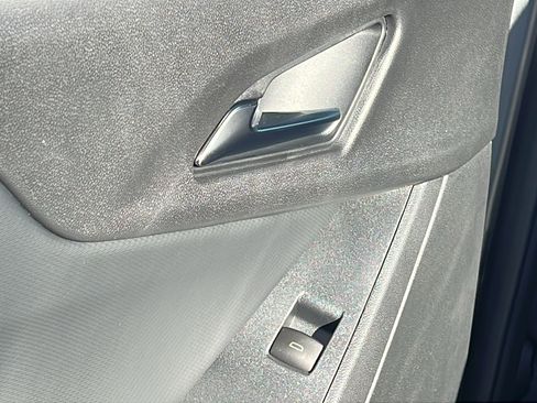 New 2026 Chevrolet Equinox LT w/ Convenience Package II image 12